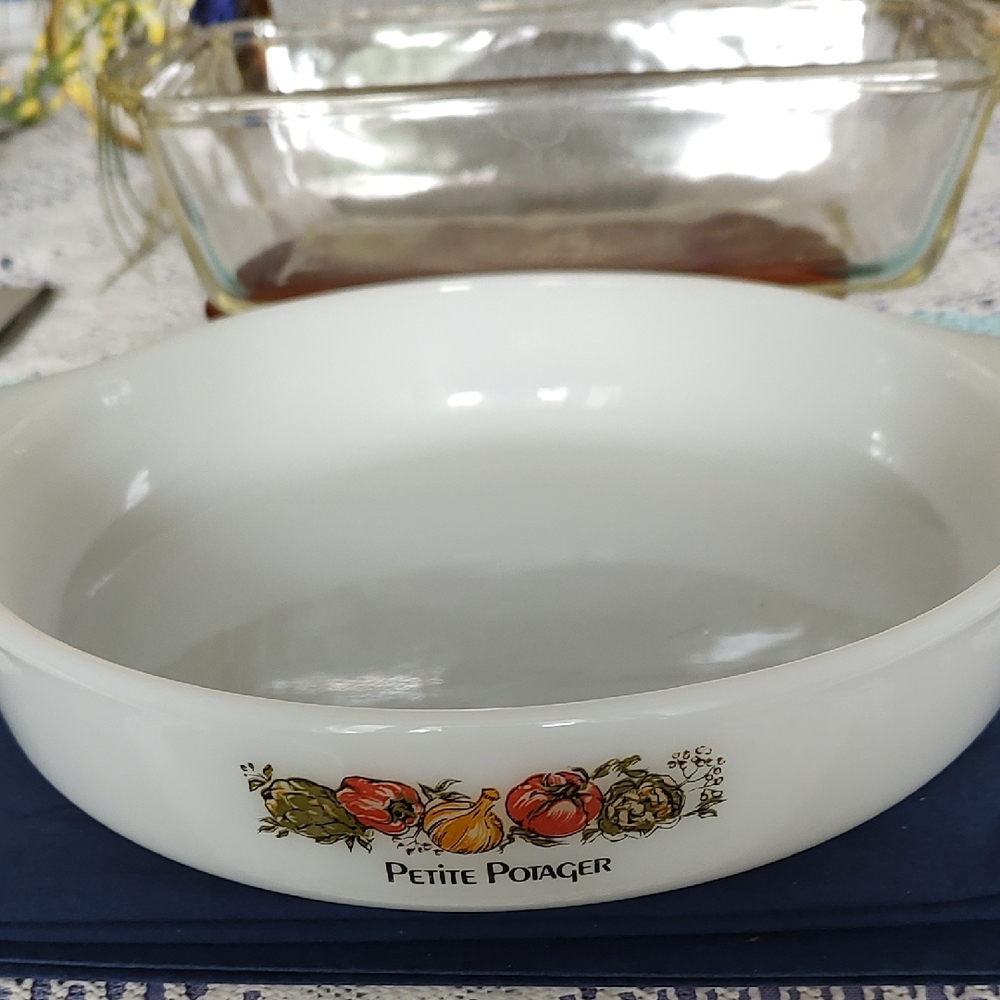 Two Pieces Vintage Fire King Bakeware